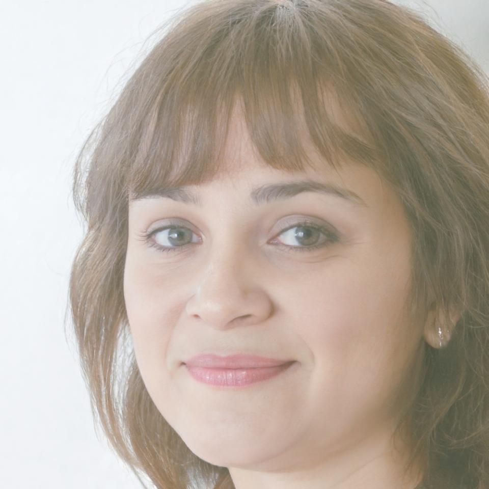 Sarah Chen, Senior Financial Strategist and expert guide